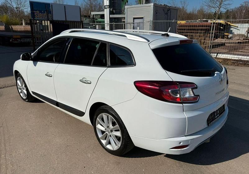 Gebraucht Renault Mégane III Luxe 131 PS (96 kW) 2010 Weiß Limousine
