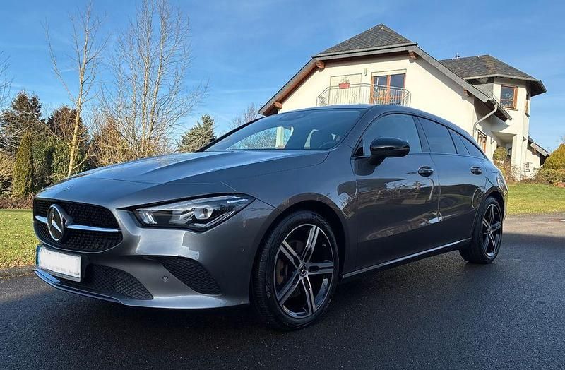 Gebraucht Mercedes CLA200 Shooting Brake Progressive 150 PS (110 kW) 2022 Grau Kombi