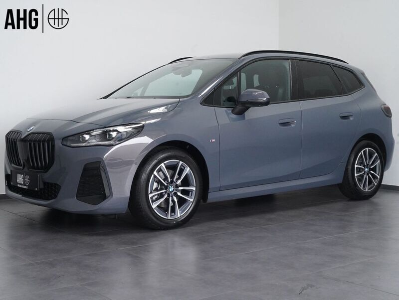 Grau Gebraucht 2023 BMW 218 Active Tourer M Sport Van / Kleinbus | 28.950 € (Fairer Preis) - Bild 1/4