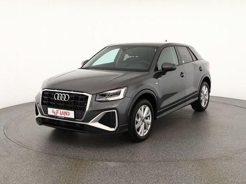 Grau Gebraucht 2023 Audi Q2 S-Line SUV | 25.990 € (Fairer Preis) - Bild 1/4