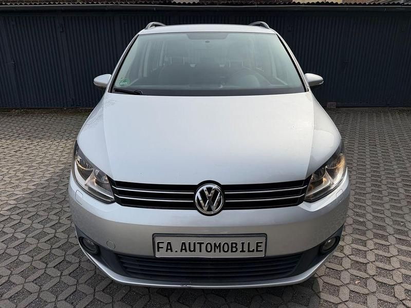 Gebraucht VW Touran Trendline 105 PS (77 kW) 2014 Silber Van / Kleinbus