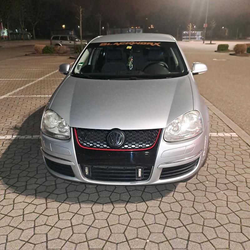 Silber Gebraucht 2006 VW Jetta Limousine | 2.200 € (Etwas zu teuer) - Bild 1/4