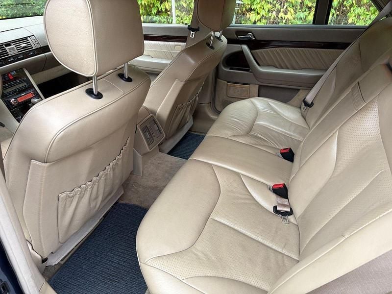 Gebraucht Mercedes S300 177 PS (130 kW) 1997 Azure blaue Limousine