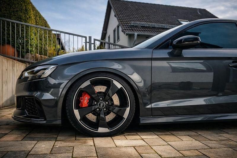 Gebraucht Audi RS3 Ambiente 400 PS (294 kW) 2019 Grau Limousine