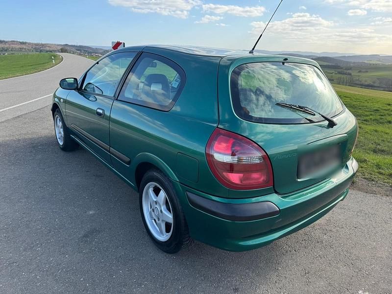 Gebraucht Nissan Almera 90 PS (66 kW) 2001 Grün Kleinwagen