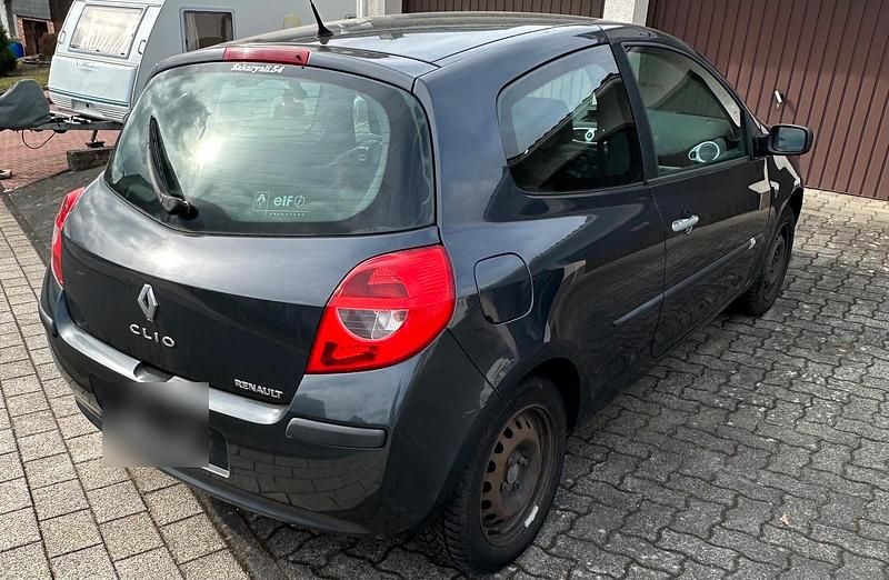 Gebraucht Renault Clio III 88 PS (64 kW) 2005 Grau Kleinwagen