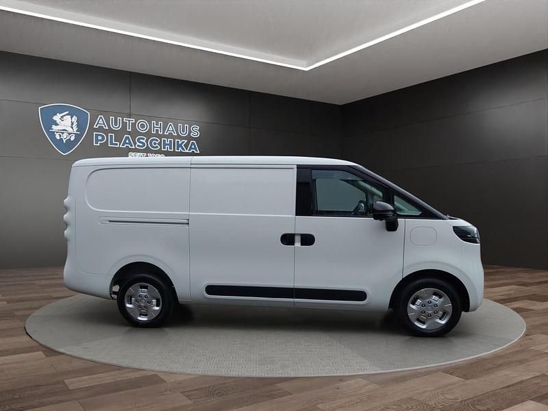 Neu Maxus eDeliver 5 119 kW (163 PS) 2025 Weiß Van