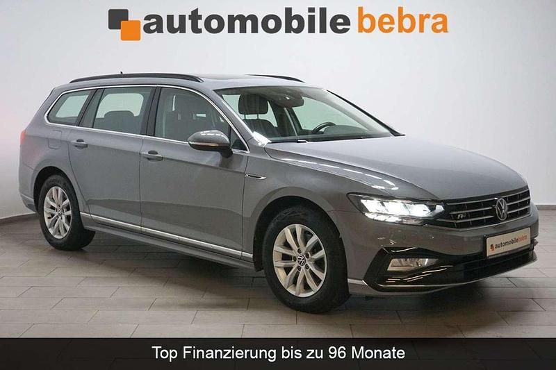 Gebraucht VW Passat R-line 150 PS (110 kW) 2022 Mondsteingrau Kombi