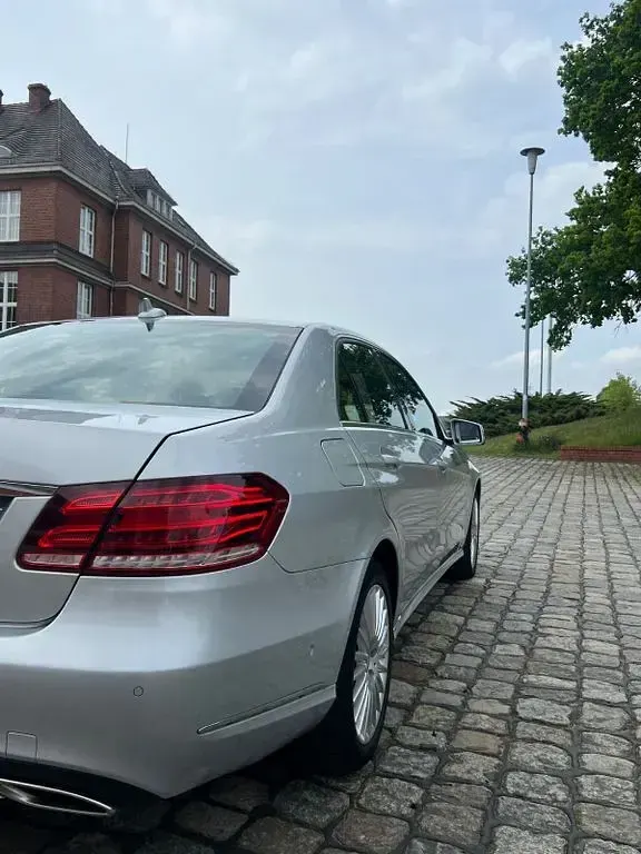 Gebraucht Mercedes E350 258 PS (189 kW) 2015 Silber Limousine