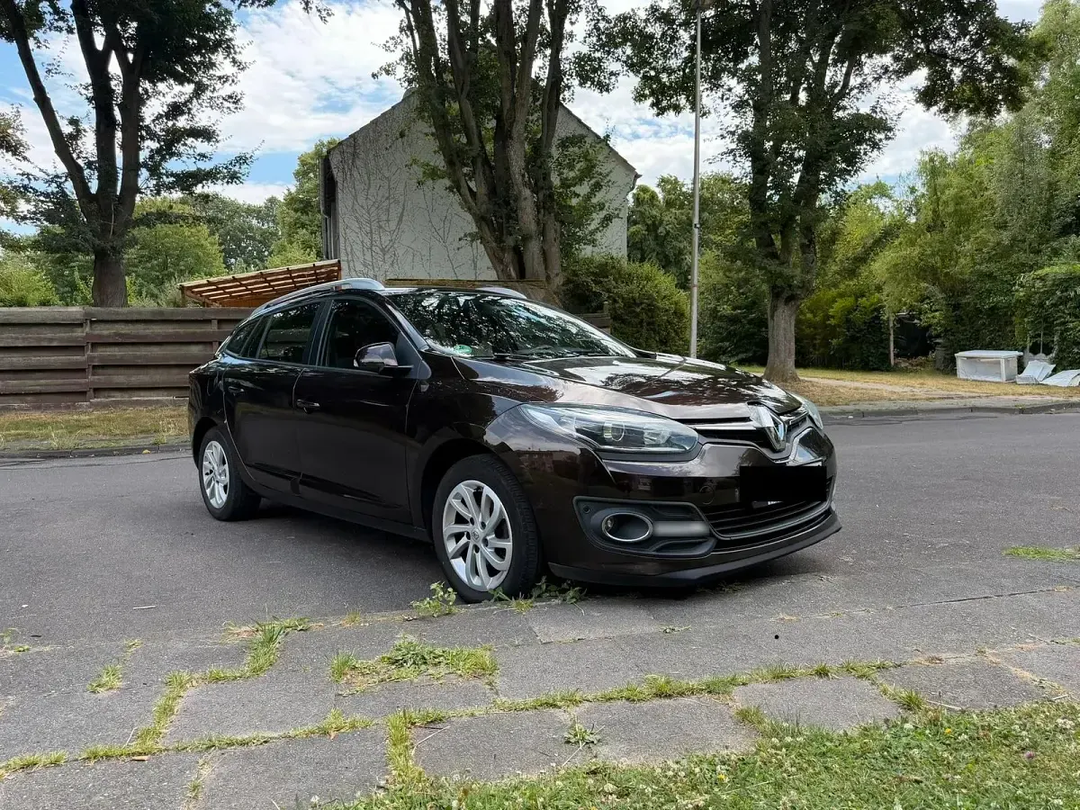 Gebraucht Renault Mégane GrandTour 116 PS (85 kW) 2013 Braun Kombi