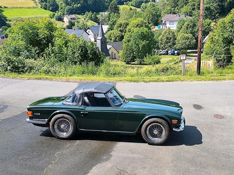 Grün Gebraucht 1971 Triumph TR6 Cabrio | 12.999 € - Bild 1/4