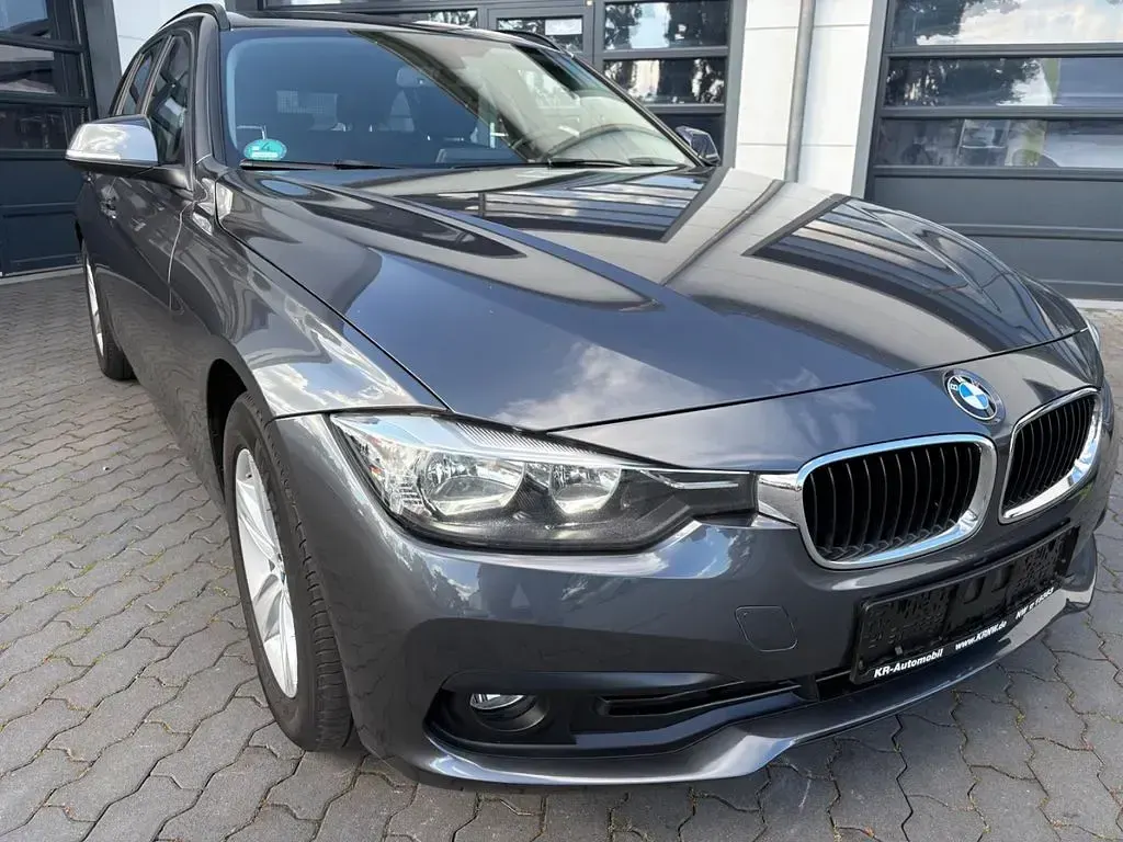 Gebraucht BMW 318 Advantage 150 PS (110 kW) 2015 Grau Kombi