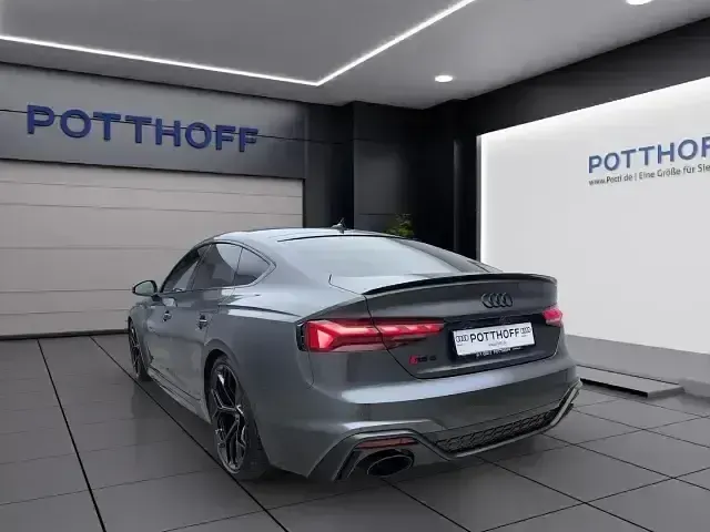Używany Audi RS5 Sportback Competition 450 KM (330 kW) 2025 Szary Sedan/Limuzyna