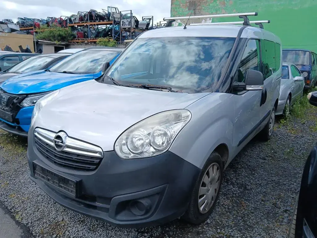 Usata Opel Combo Selection 105 CV (77 kW) 2015 Argento Monovolume