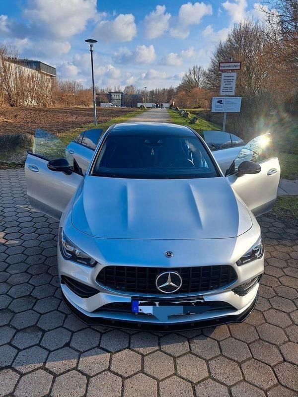 Gebraucht Mercedes CLA200 163 PS (119 kW) 2023 Silber Coupé
