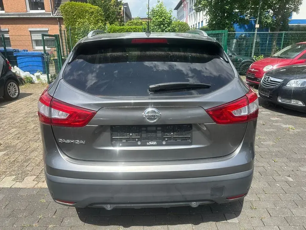 Gebraucht Nissan Qashqai 360º 116 PS (85 kW) 2015 Grau SUV