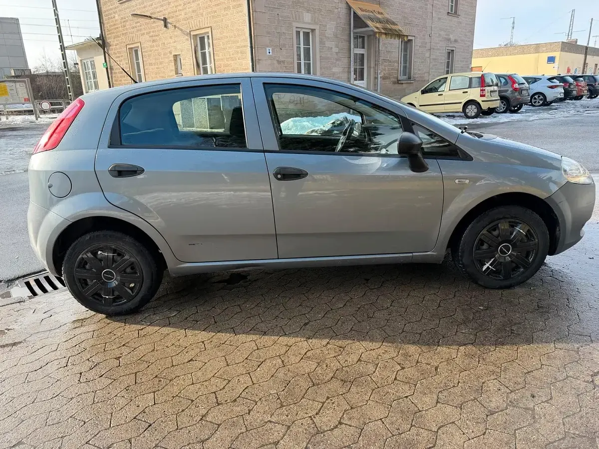 Gebraucht Fiat Grande Punto 78 PS (57 kW) 2007 Silber Kleinwagen