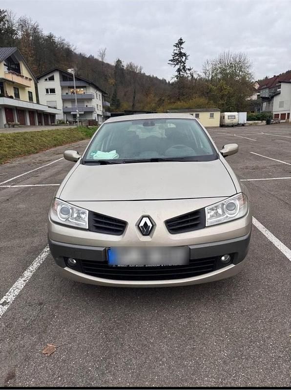 Braun Gebraucht 2006 Renault Mégane II Kleinwagen | 899 € (Fairer Preis) - Bild 1/4