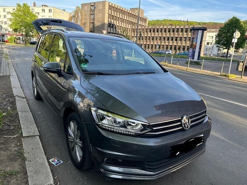 Grau Gebraucht 2020 VW Touran Van / Kleinbus | 27.000 € (Guter Preis) - Bild 1/4