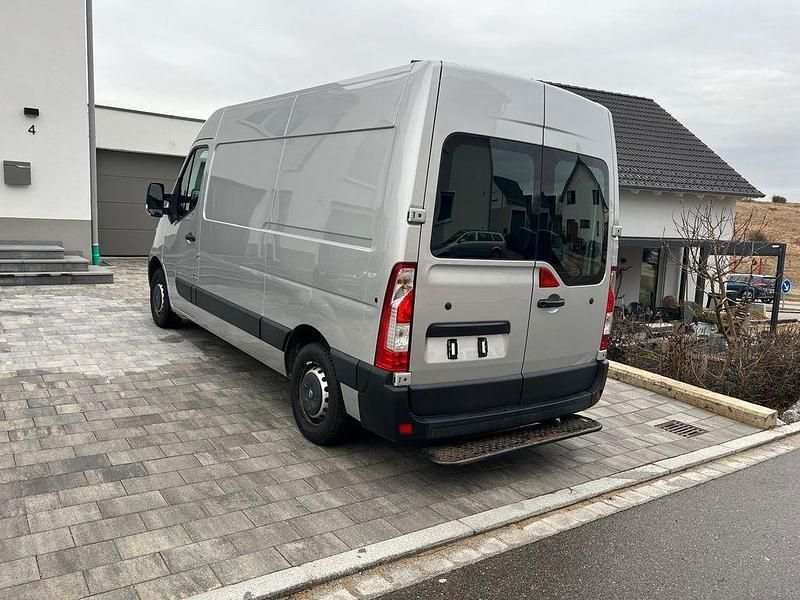 Gebraucht Opel Movano 131 PS (96 kW) 2019 Silber Van / Kleinbus