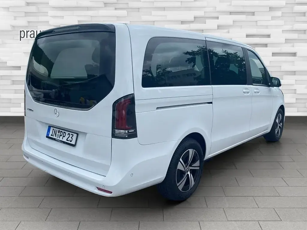 Gebraucht Mercedes V300 Style 237 PS (174 kW) 2025 Weiß Van / Kleinbus