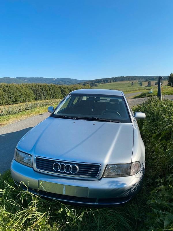 Silber Gebraucht 1996 Audi A4 Limousine | 1.900 € (Fairer Preis) - Bild 1/4