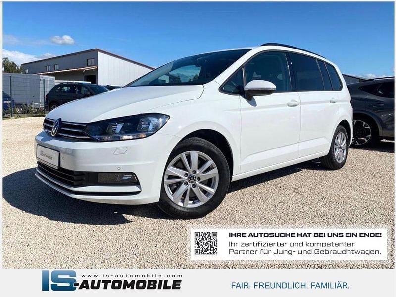 Pure white Gebraucht 2022 VW Touran Comfortline Van / Kleinbus | 26.399 € (Fairer Preis) - Bild 1/4