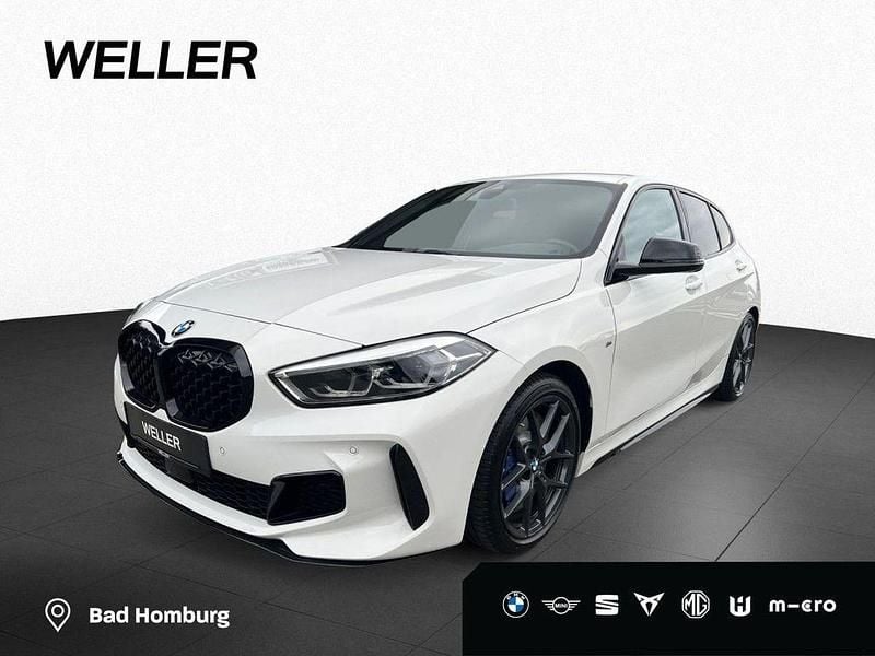 Weiss Gebraucht 2023 BMW M135 Comfort Edition Kleinwagen | 35.870 € (Guter Preis) - Bild 1/4