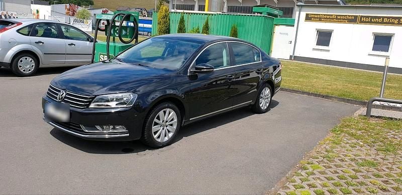 Gebraucht VW Passat 122 PS (89 kW) 2011 Schwarz Limousine