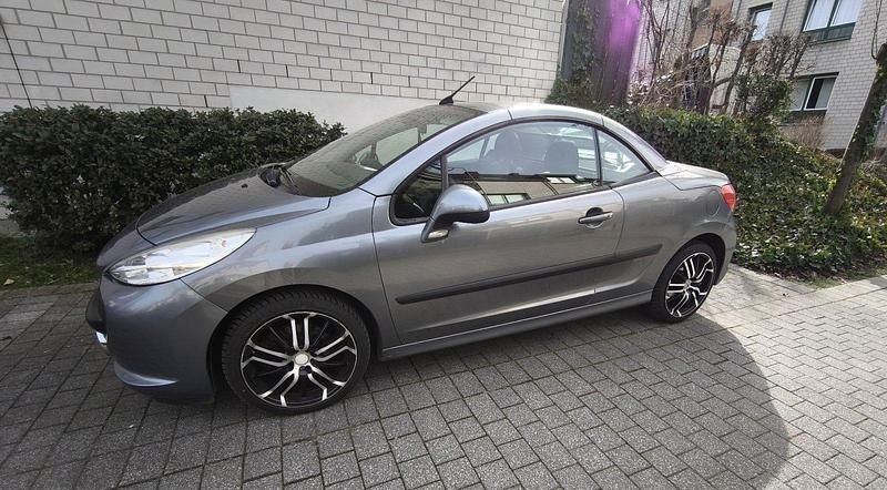 Gebraucht Peugeot 207 CC 120 PS (88 kW) 2006 Grau Cabrio