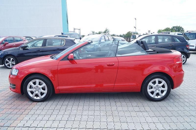 Gebraucht Audi A3 Cabriolet Attraction 160 PS (117 kW) 2011 Rot Cabrio