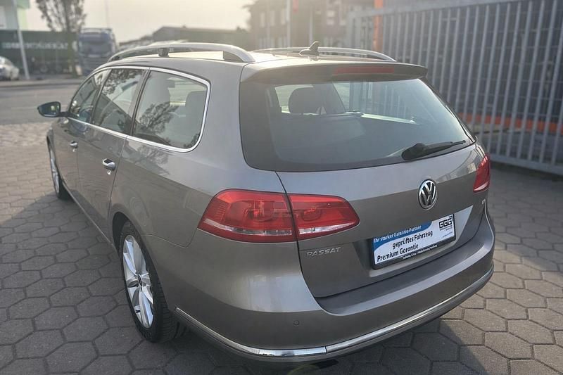 Gebraucht VW Passat Highline 160 PS (117 kW) 2012 Braun Kombi