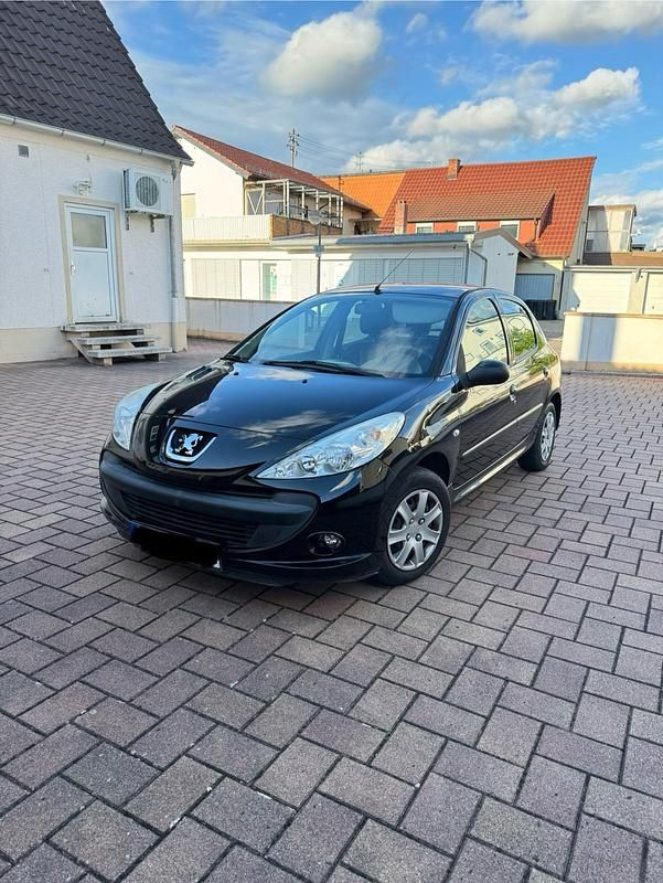 Schwarz Gebraucht 2010 Peugeot 206+ Kleinwagen | 3.000 € - Bild 1/4