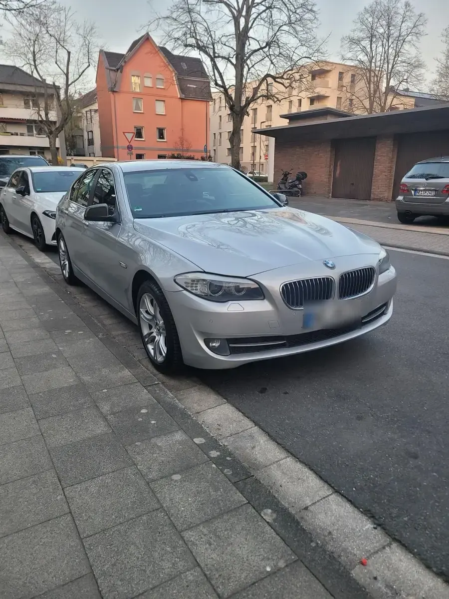 Gebraucht BMW 525 204 PS (150 kW) 2010 Grau Limousine