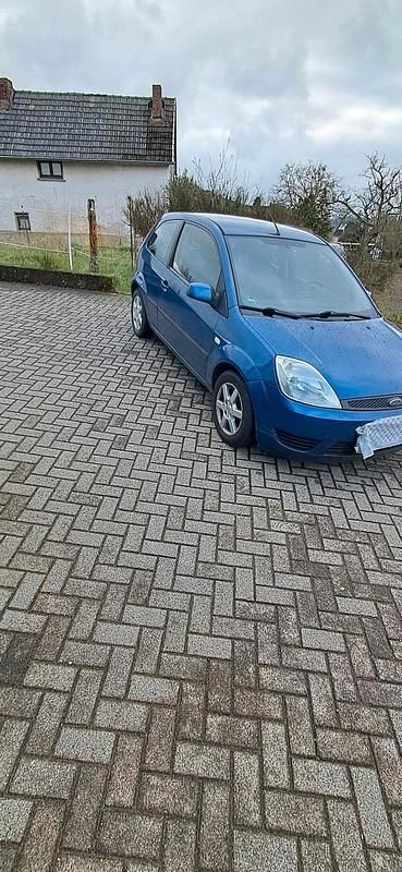 Gebraucht Ford Fiesta 60 PS (44 kW) 2005 Blau Kleinwagen