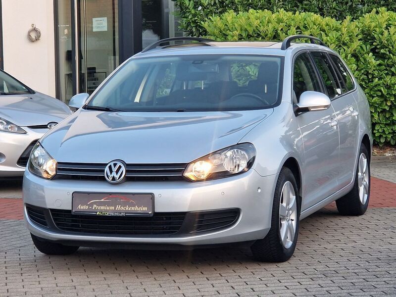 Silber Gebraucht 2011 VW Golf VI Comfortline Kombi | 6.700 € (Etwas zu teuer) - Bild 1/4