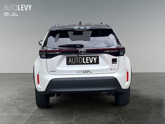 Gebraucht Toyota Yaris Hybrid Advance 130 PS (95 kW) 2024 Platinum weiß metallic / schwarz