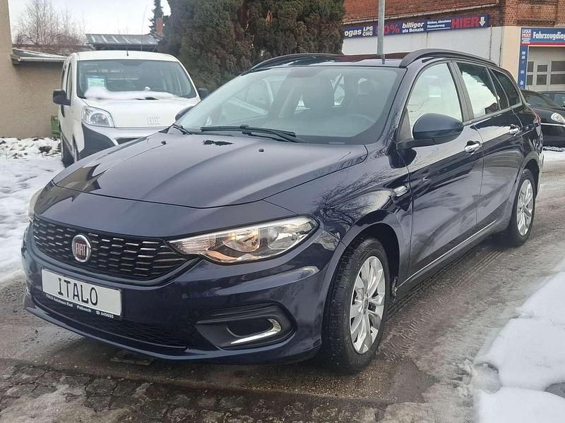 Gebraucht Fiat Tipo Easy 95 PS (69 kW) 2017 Blau Kombi