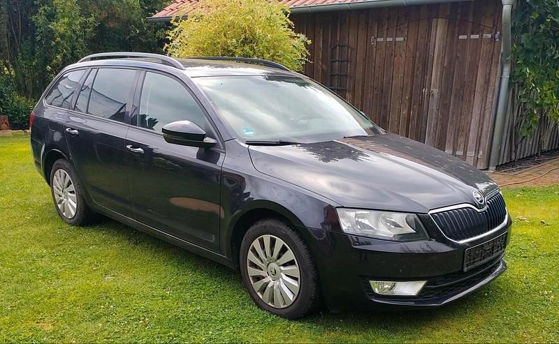 Schwarz Gebraucht 2016 Skoda Octavia Kombi | 8.999 € (Guter Preis) - Bild 1/4