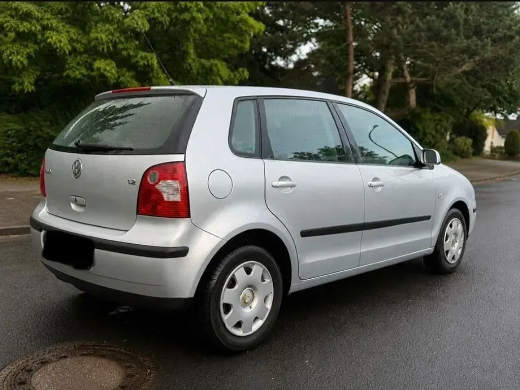 Gebraucht VW Polo Basis 65 PS (47 kW) 2003 Silber Limousine