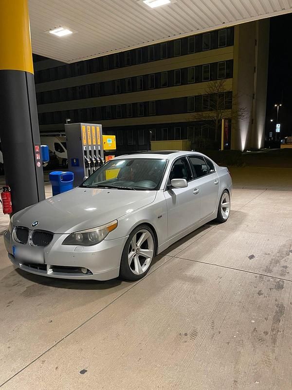 Gebraucht BMW 520 177 PS (130 kW) 2004 Silber Limousine