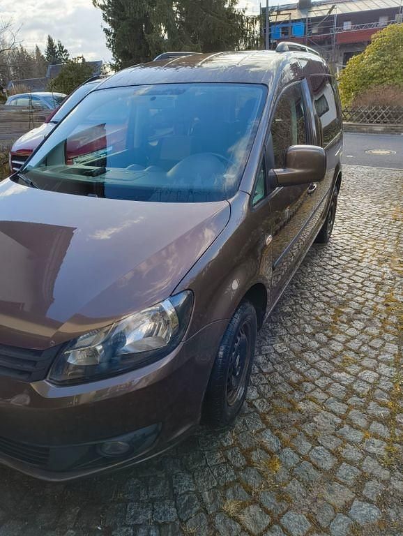Gebraucht VW Caddy Trendline 102 PS (75 kW) 2013 Braun Van / Kleinbus