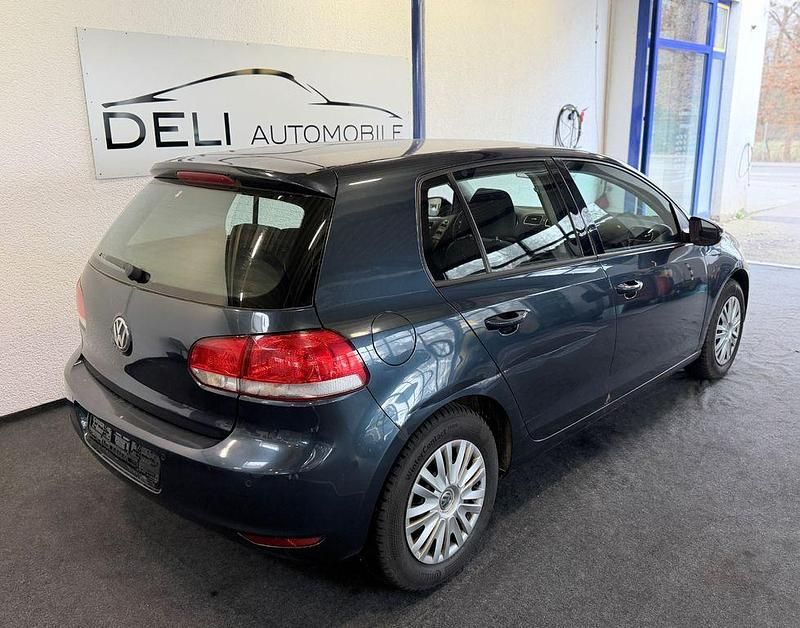 Gebraucht VW Golf VI Trendline 80 PS (58 kW) 2010 Blau Kleinwagen