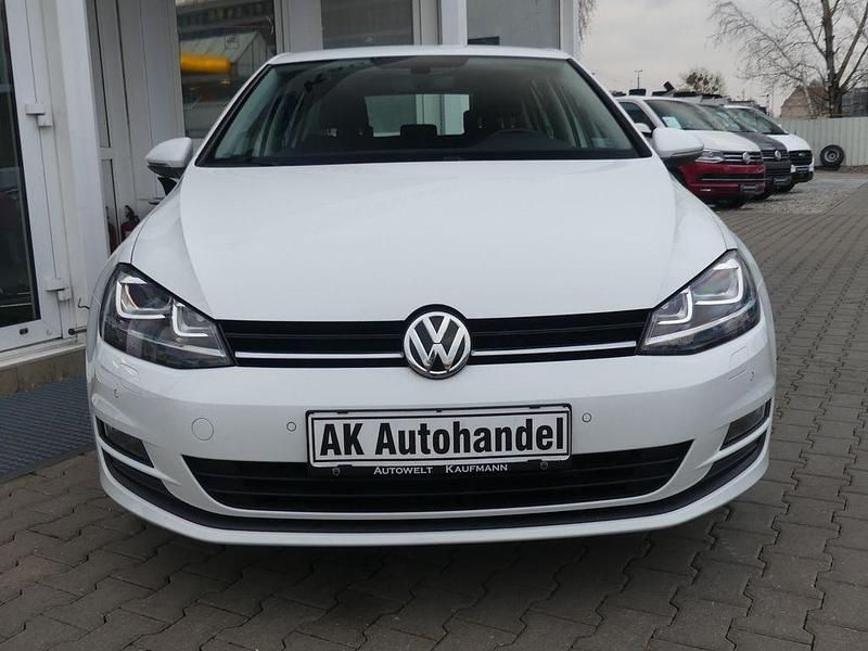 Gebraucht VW Golf VII Comfortline 125 PS (91 kW) 2017 Weiß Limousine