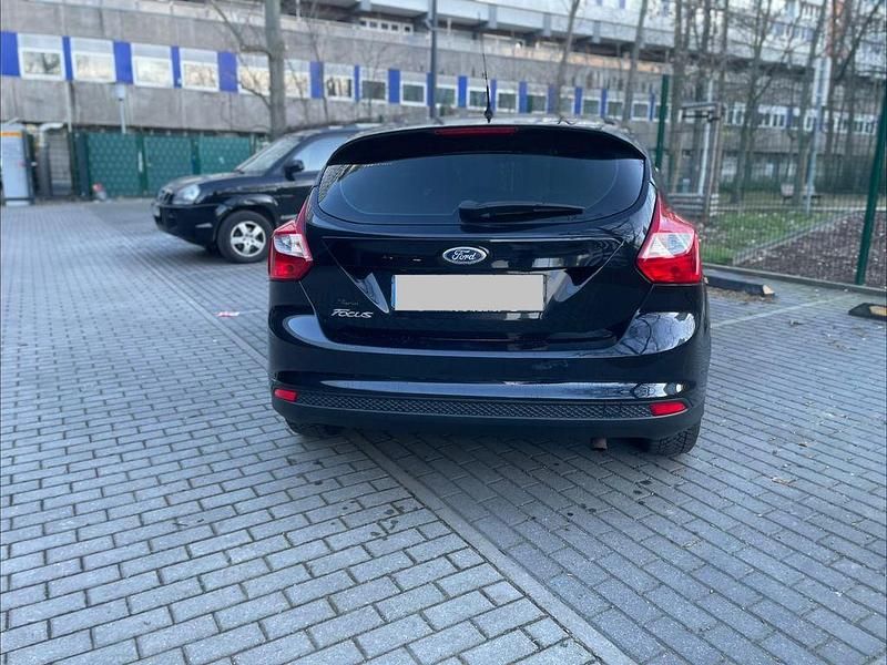 Gebraucht Ford Focus Titanium 125 PS (91 kW) 2011 Schwarz Limousine