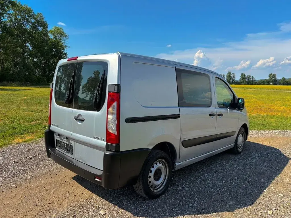 Gebraucht Peugeot Expert 120 PS (88 kW) 2011 Grau Van