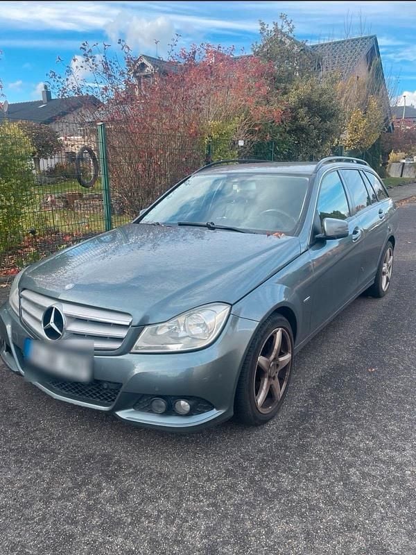 Gebraucht Mercedes C220 170 PS (125 kW) 2011 Grau Kombi
