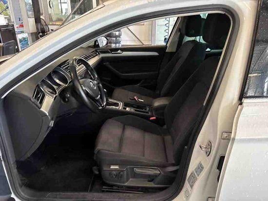 Gebraucht VW Passat 190 PS (139 kW) 2019 Weiß Kombi