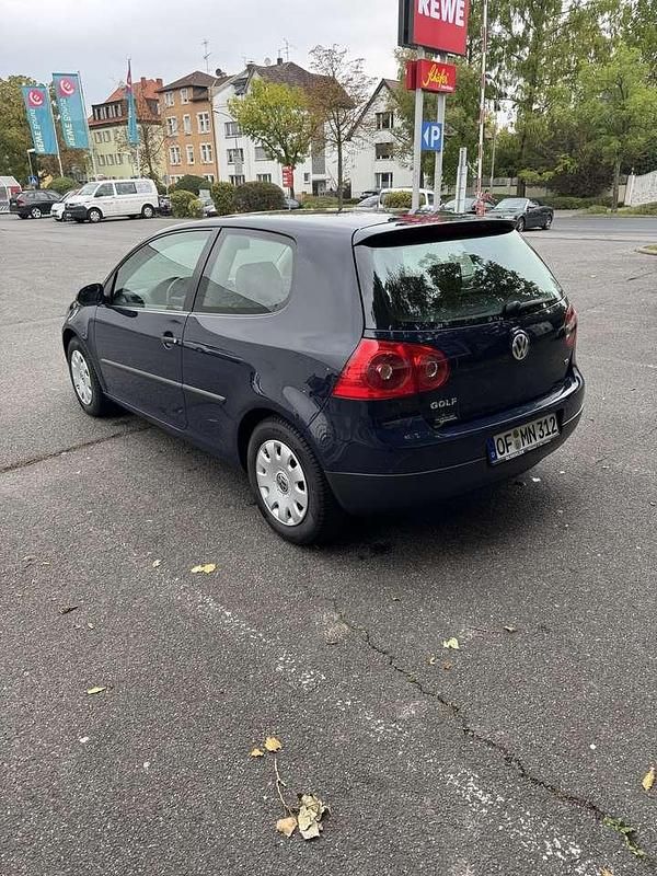 Gebraucht VW Golf IV Trendline 102 PS (75 kW) 2004 Blau Kleinwagen