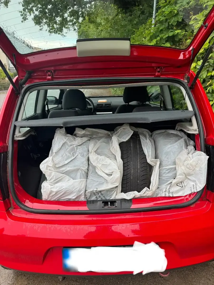 Gebraucht VW Fox 75 PS (55 kW) 2005 Rot Kleinwagen